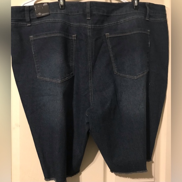 New Ladies Jean Shorts - Picture 2 of 4